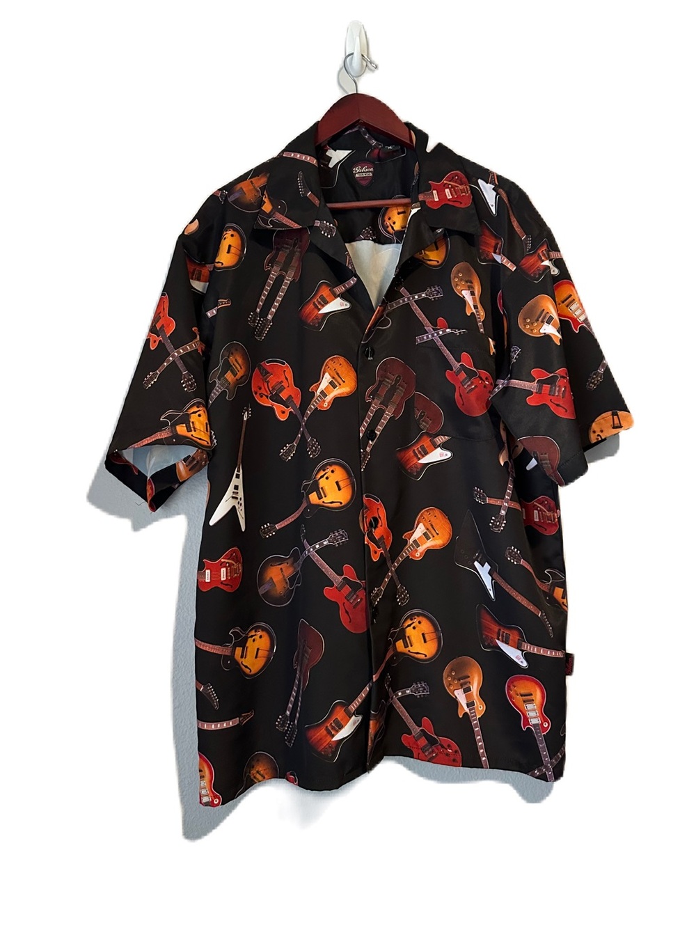 Vintage Gibson Tour Wear Guitar Pattern Men’s Short Sleeve Shirt